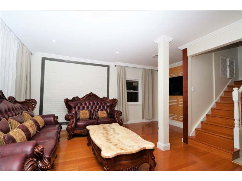 17 LUCINDA ROAD, Marsfield NSW 2122
