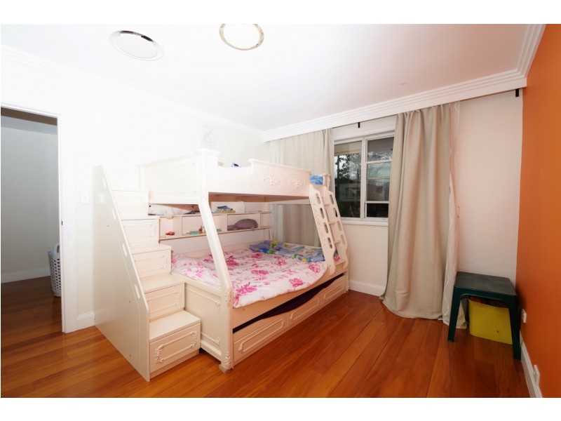 17 LUCINDA ROAD, Marsfield NSW 2122