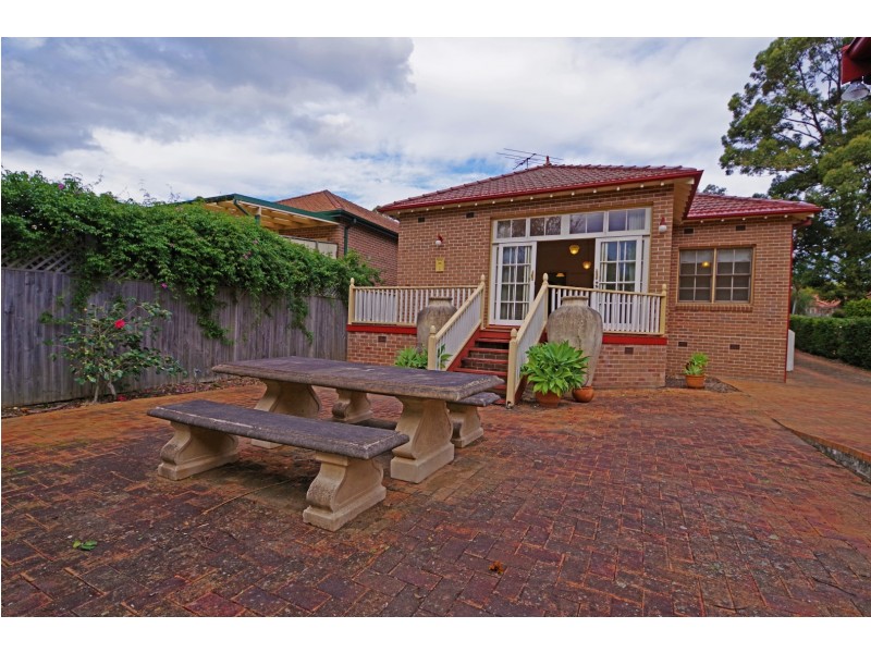 293 ROWE STREET, Eastwood NSW 2122
