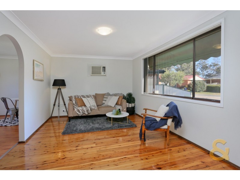 19 BARNFIELD PLACE, Dean Park NSW 2761