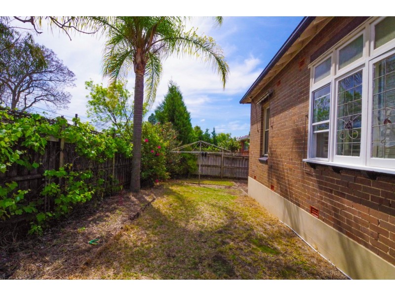 40 FOURTH AVENUE, Eastwood NSW 2122