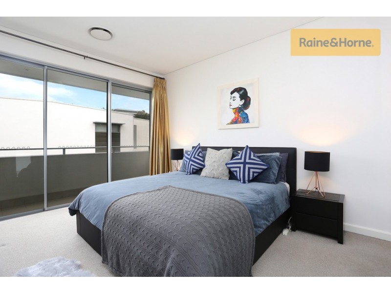 28 Central Park Avenue, Baulkham Hills NSW 2153