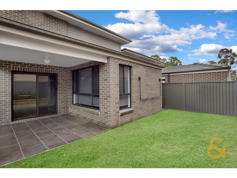 8 Tyla Crescent, Quakers Hill NSW 2763