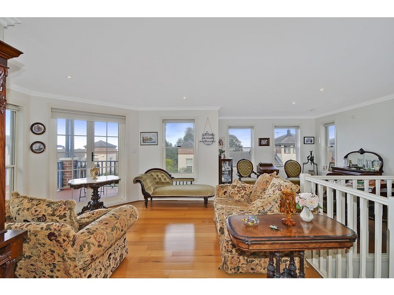 37 Hunterford Crescent, Oatlands NSW 2117