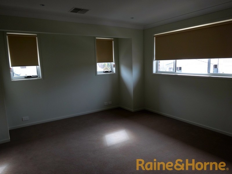 33 Avondale Way, Eastwood NSW 2122