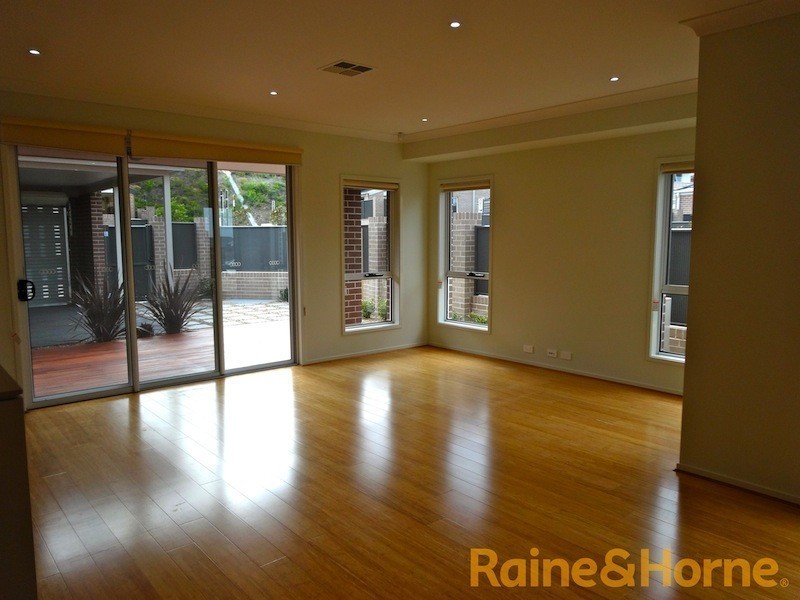 33 Avondale Way, Eastwood NSW 2122