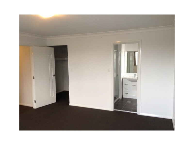 100 Glenmore Ridge Drive, Glenmore Park NSW 2745