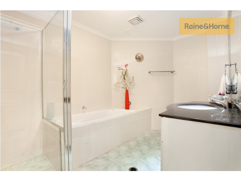 17/17-21 MERYLL AVENUE, Baulkham Hills NSW 2153