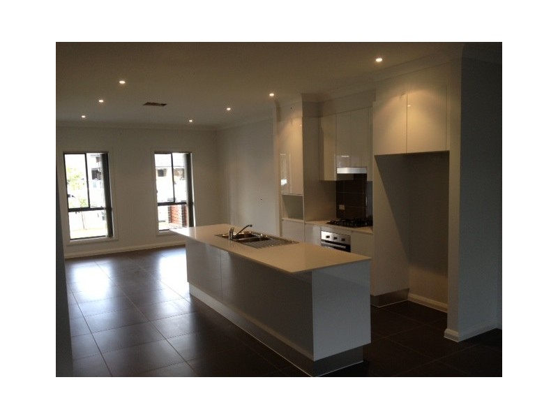 100 Glenmore Ridge Drive, Glenmore Park NSW 2745