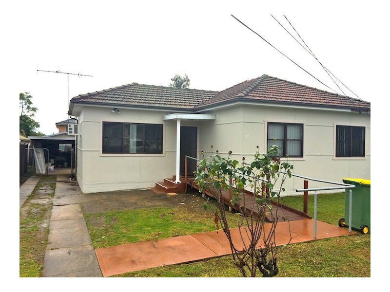 17 Derbyshire Avenue, Toongabbie NSW 2146