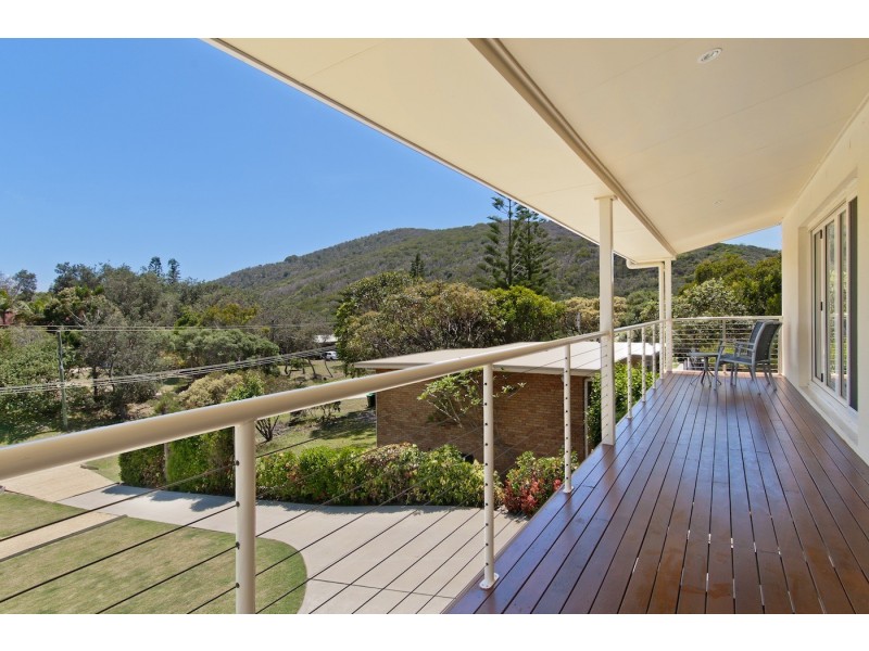 12 Home Street, Hat Head NSW 2440