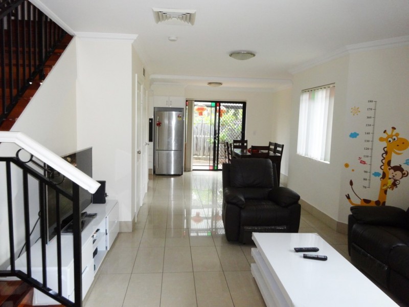 8/8 The Cottell Way, Baulkham Hills NSW 2153