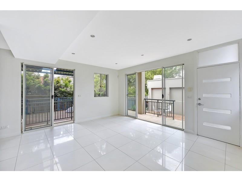 12/40 Dobson Cres, Baulkham Hills NSW 2153