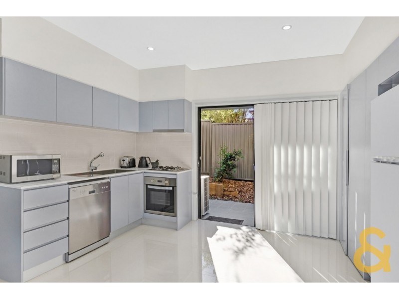 2/1a Anderson Road, Northmead NSW 2152