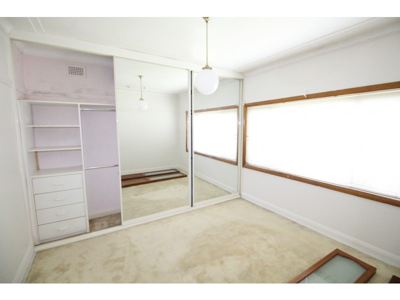 11 Payten Avenue, Roselands NSW 2196