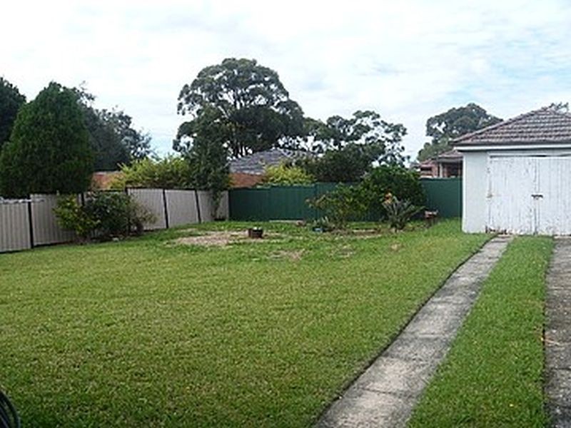 9 Thorpe Road, Kingsgrove NSW 2208