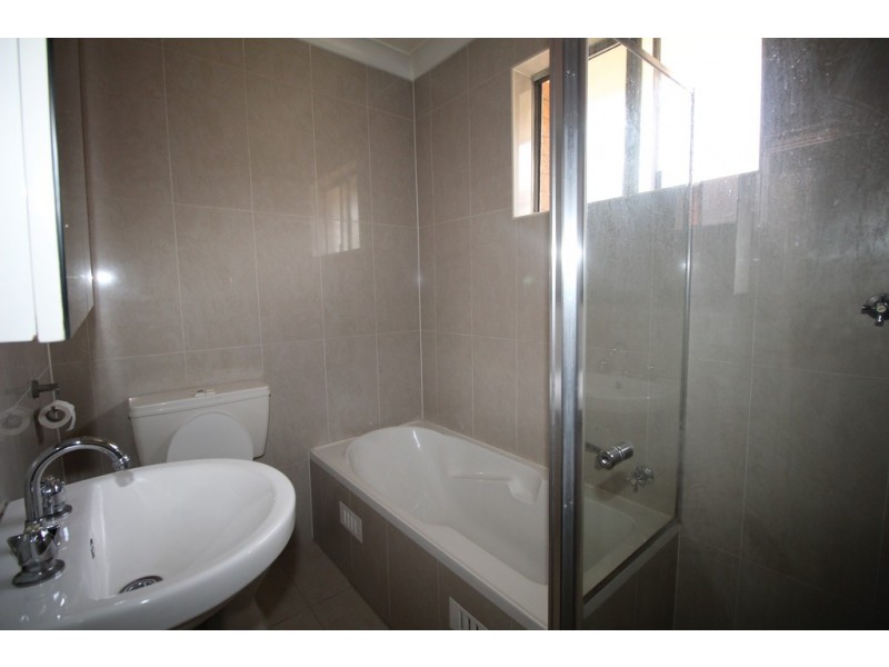 4/114 Sproule St, Lakemba NSW 2195