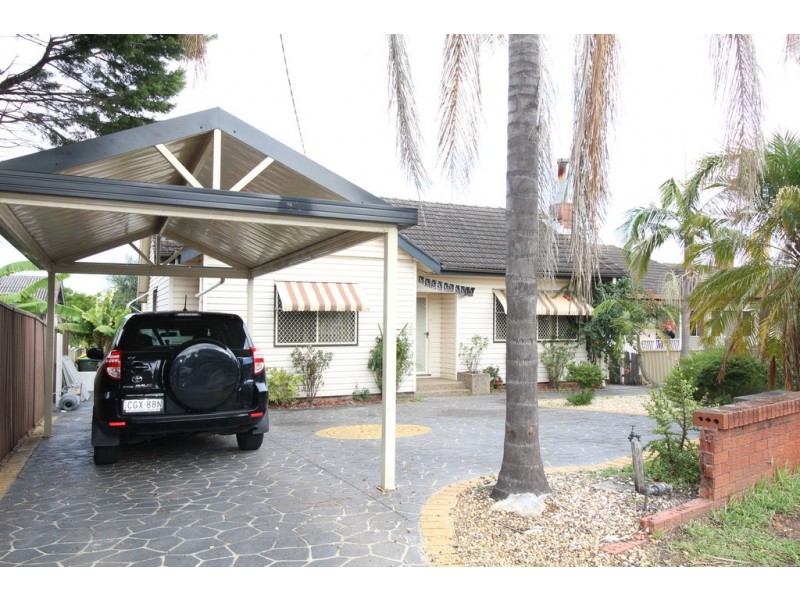 1 Rawson Road, Greenacre NSW 2190