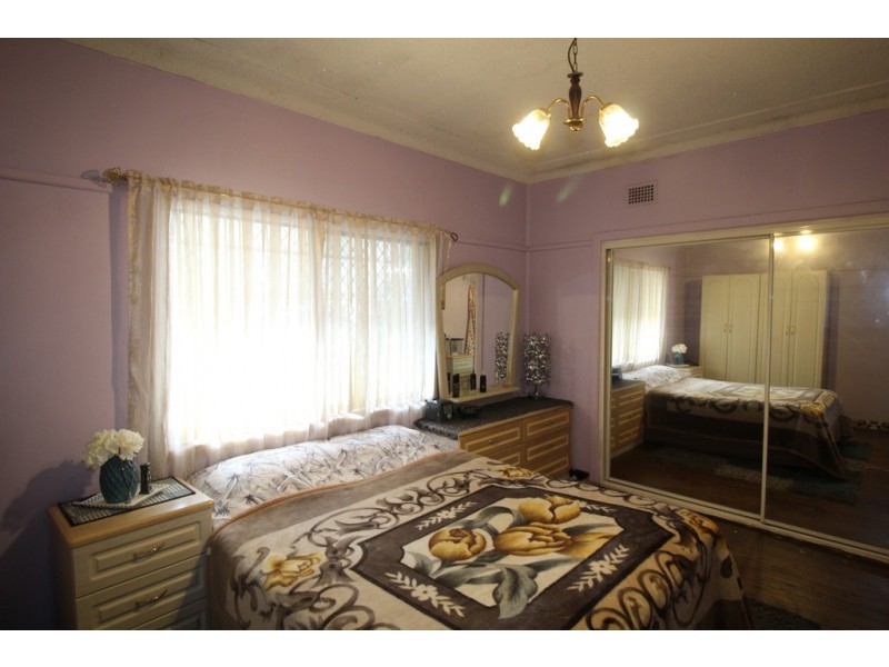 1 Rawson Road, Greenacre NSW 2190