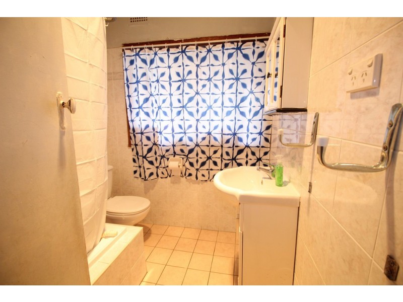 1 Rawson Road, Greenacre NSW 2190