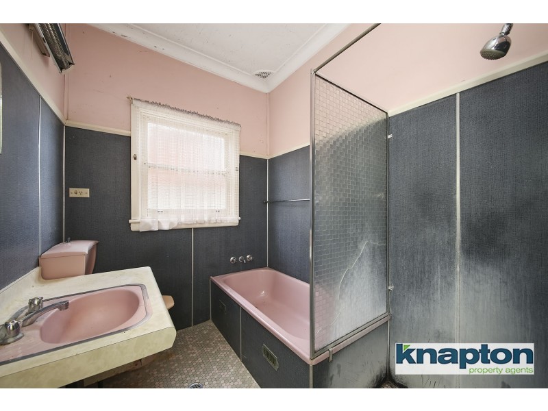 2 Kareela Crescent, Greenacre NSW 2190