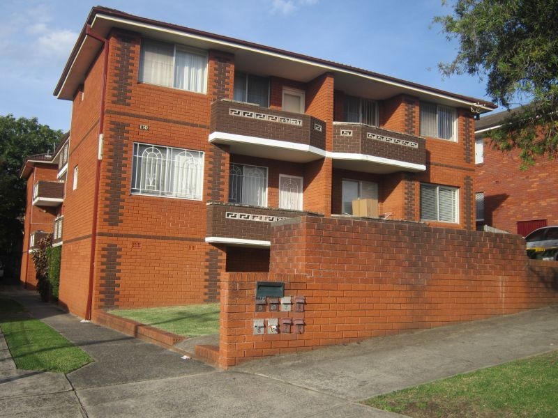 1/130 Ernest Street, Lakemba NSW 2195