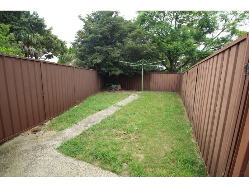 4/18-20 Canarys Road, Roselands NSW 2196