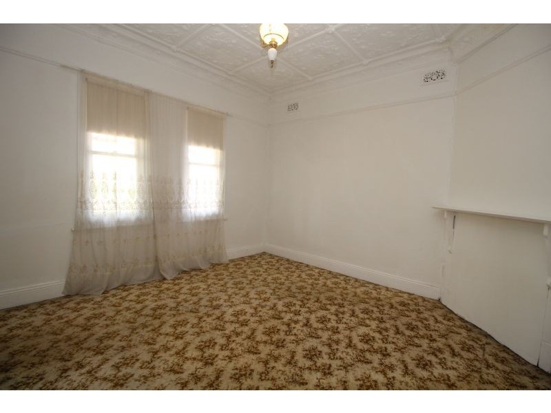 20 Flora Street, Roselands NSW 2196