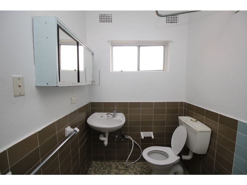 8/5 Colin Street, Lakemba NSW 2195