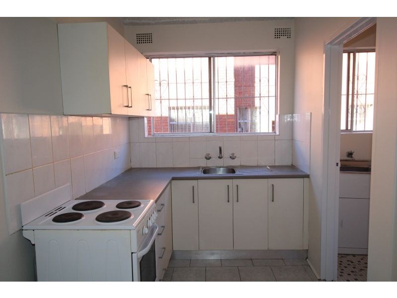 2/28 Hampden Road, Lakemba NSW 2195