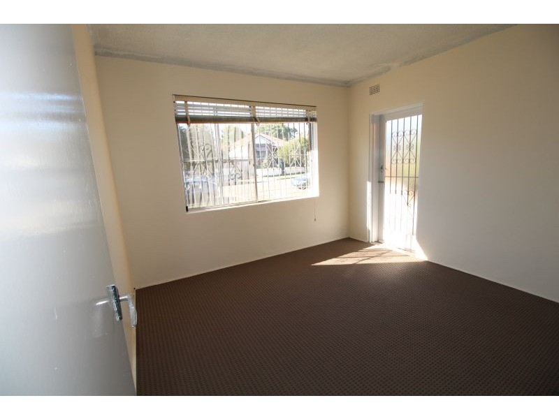 2/28 Hampden Road, Lakemba NSW 2195