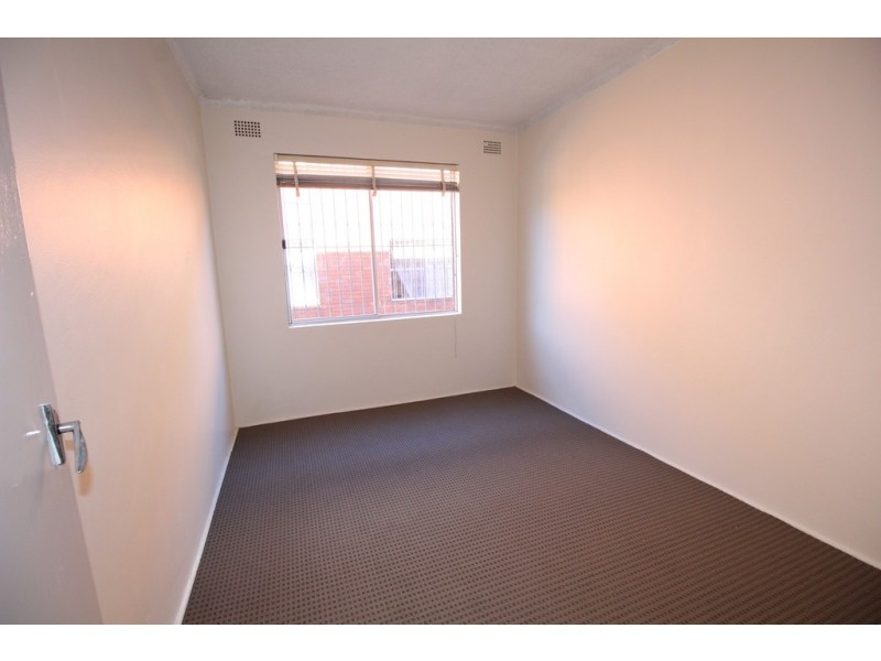 2/28 Hampden Road, Lakemba NSW 2195