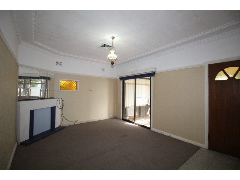 48 Canarys Road, Roselands NSW 2196