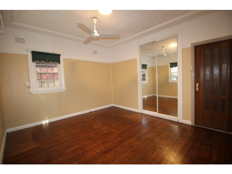 48 Canarys Road, Roselands NSW 2196