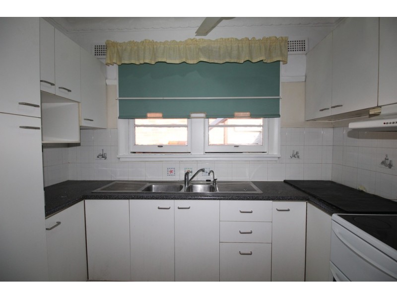 48 Canarys Road, Roselands NSW 2196