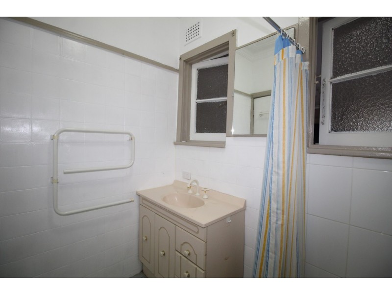 48 Canarys Road, Roselands NSW 2196