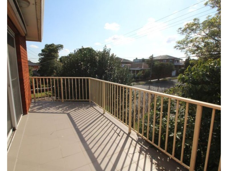 31 Moreton Avenue, Kingsgrove NSW 2208