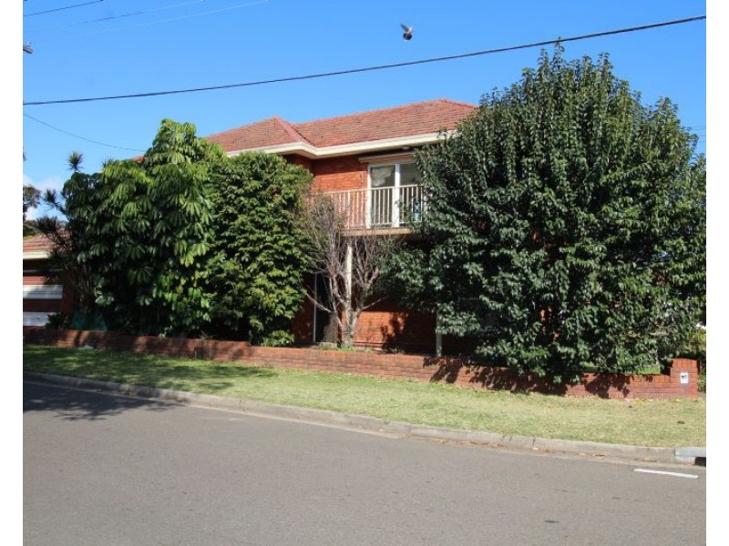 31 Moreton Avenue, Kingsgrove NSW 2208