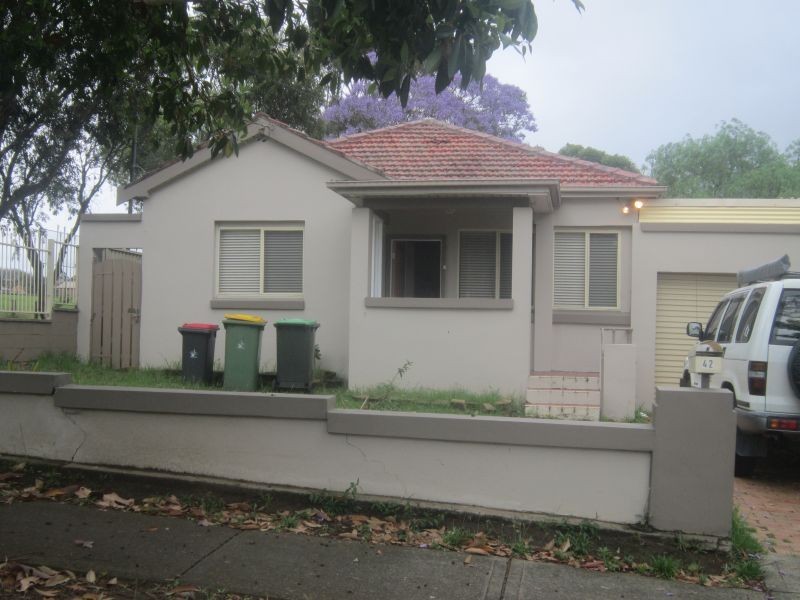 42 Hillcrest Avenue, Greenacre NSW 2190
