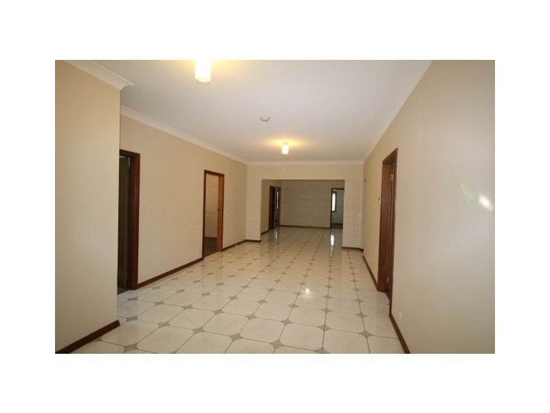 186 Wangee Road, Greenacre NSW 2190