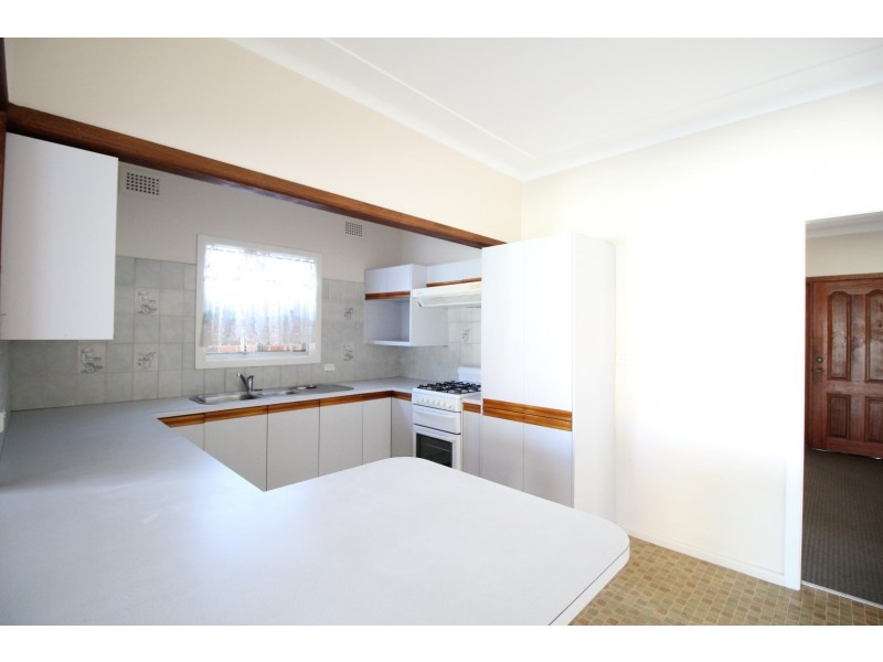 98 Shorter Avenue, Beverly Hills NSW 2209