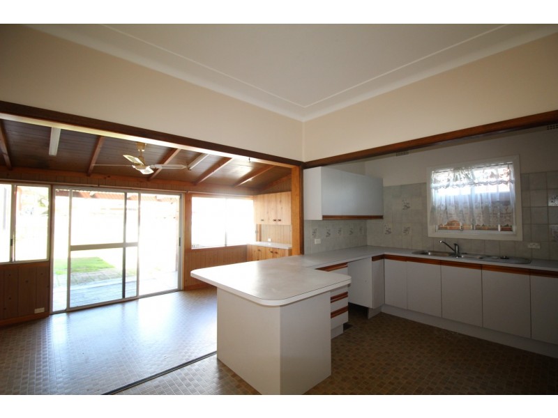 98 Shorter Avenue, Beverly Hills NSW 2209