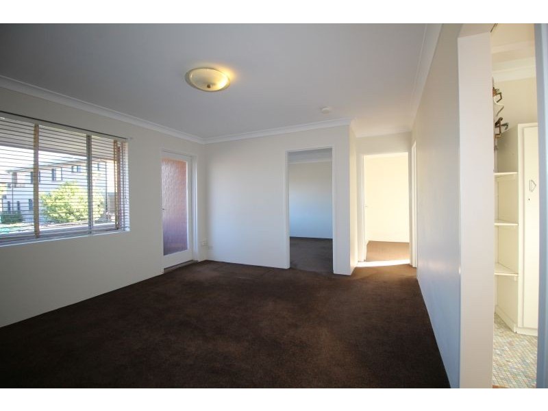 4/23 Chapel Street, Roselands NSW 2196