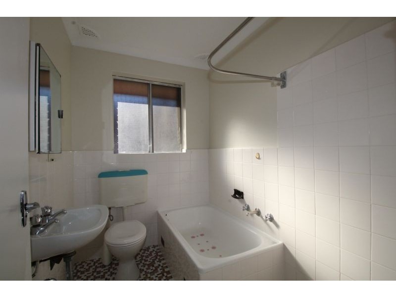 4/23 Chapel Street, Roselands NSW 2196