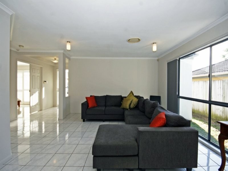 80 Coventry Circuit, Carindale QLD 4152