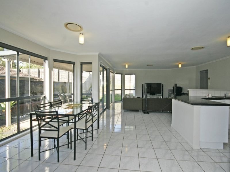 80 Coventry Circuit, Carindale QLD 4152