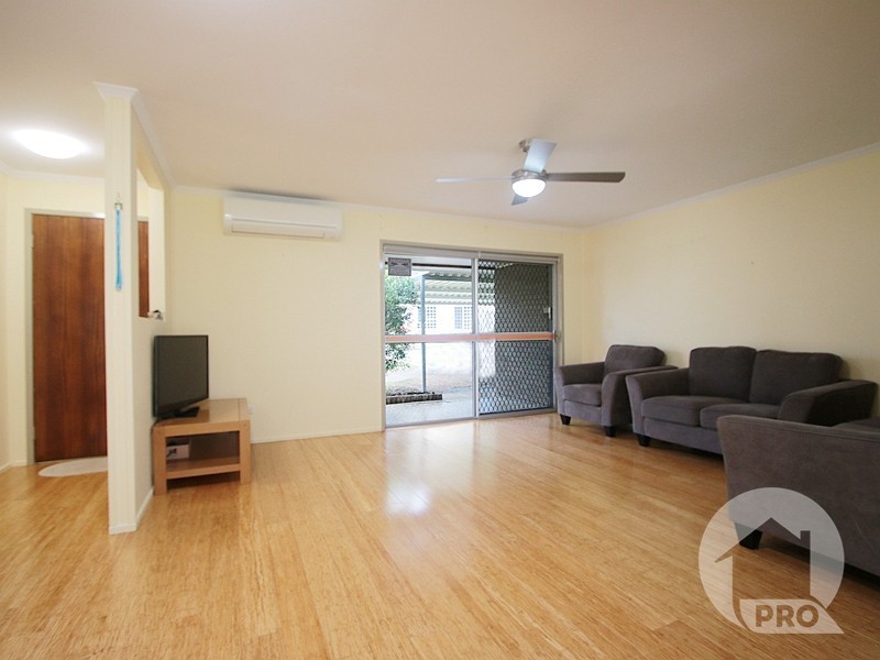 8 Dunstable Street, Macgregor QLD 4109