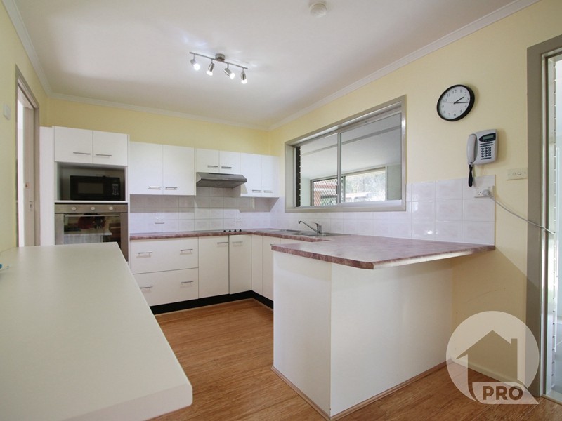 8 Dunstable Street, Macgregor QLD 4109