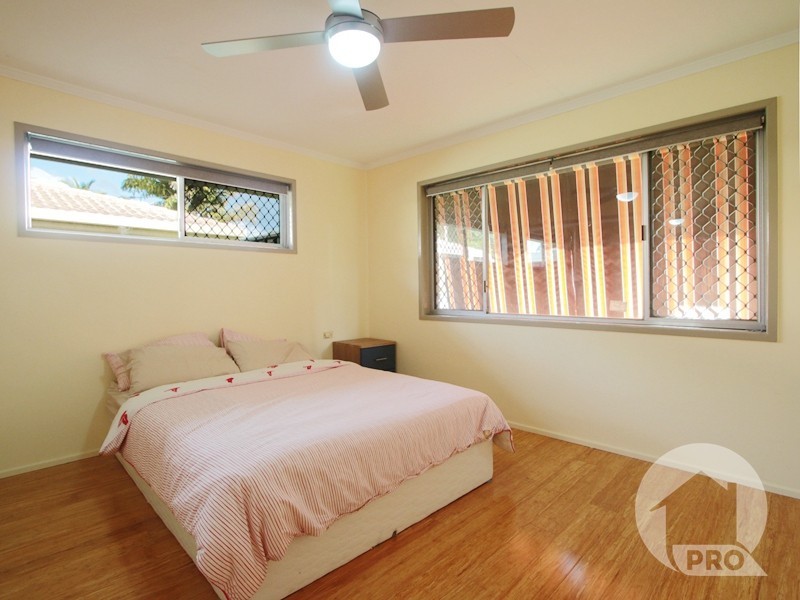 8 Dunstable Street, Macgregor QLD 4109