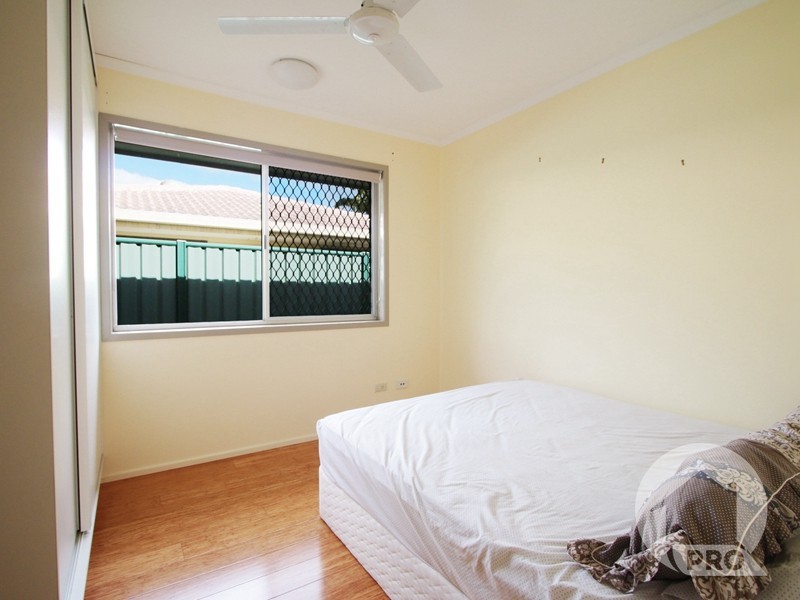 8 Dunstable Street, Macgregor QLD 4109